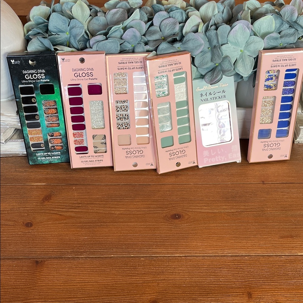 NWT Dashing Diva Gloss Ultra Shine Gel Palettes